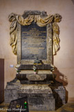 <center>La cathédrale Notre-Dame</center>« Au Dieu, souverainement Bon et Grand. Ce monument, érigé par le Vénérable Chapitre, dans le sanctuaire même de l’église cathédrale, en mémoire de l’éminentissime Cardinal Le Camus, évêque de Grenoble, en l’an 1707, mais presque détruit et privé de la statue qui l’ornait, aux jours malheureux de la fin du XVIIIe siècle, a été pieusement replacé en 1852, dans cette chapelle [que, en son vivant, l’Éminentissimes Cardinal avait embellie], par l’Illustrissime et Révérendissime Seigneur Philibert de Braillard, heureusement siégeant. »