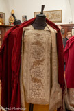<center>L’ermitage de Saint-Ferréol</center>Un ensemble de vêtements liturgiques richement ornés, du XVIIIème siècle