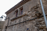 <center>Meyrargues</center>Restes d'une fenêtre à meneaux.