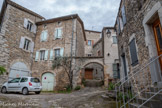 <center>Vogüé</center>Les maisons sont pour la plupart, en galets de granit.