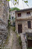 <center>Vogüé</center>Ce quartier de Vogüé est la partie la plus ancienne du village historique (XIVe. siècle). Ces rues typiques coupées d’arcades, sont bordées par des maisons d’architecture diverse.