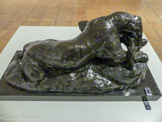 <center></center>Jaguar dévorant un lièvre, d'après Barye
Paris. 1899-1901
Bronze, fonte Valsuani, 1953
Dation Pierre Matisse, 1991, Musée national d'art moderne, Paris, Centre Pompidou-CCI