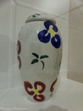 <center></center>HENRI MATISSE, ANDRÉ METTHEY
(céramiste)
Vase avec couvercle
France, vers 1907
Faïence, décor floral polychrome
Legs de Madame Henri Matisse, 1960