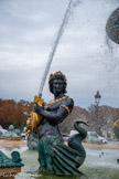 <center>Place de la Concorde</center>Un Triton.