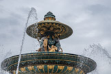 <center>Place de la Concorde</center>Sous la vasque supérieure : La Navigation fluviale et l'Industrie, par Jean-Jacques Feuchère.