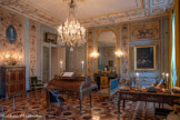 <center>Grand cabinet </center>Premier valet de la chambre du Roi, premier maire de Versailles, Thierry de Ville-d’Avray mène une grande carrière dans l’administration avant d’acheter la charge d’intendant du Garde-Meuble de la Couronne à Pierre-Elisabeth de Fontanieu en 1784. Il est le second intendant à occuper l’Hôtel de la Marine jusqu’en 1792.