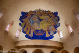<center>L’église Sainte Jeanne de Chantal </center>Au-dessus, la fresque du couronnement de la  Vierge Marie est l’œuvre de René Dionnet (1951).