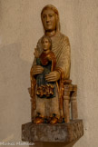 <center>L’église Sainte Jeanne de Chantal </center>Une reproduction de l’icône de la Vierge de Czestochowa nous rappelle la présence dans notre paroisse de la communauté polonaise de la rue Claude Lorrain (Chapelle Sainte Geneviève).