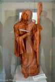 <center>Musée  Associatif </center>Hildegarde de Bingen. Sculpture argile.