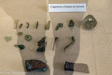 <center>Musée  Associatif </center>L'âge du Bronze.
Vers 1200-1100 avant notre ère, le site de Fortuneau est occupé en permanence ou non C'est une zone à vocation agricole, la population se sédentarise. Une petite agglomération se développe sur le territoire de Gournier, Saint-James, La Roberte et les Portes de Provence. Mais on ne peut pas encore parler de village.
L'âge du bronze à Montélimar.
Dans le quartier du Bouquet, sur le terrain destiné à la création de logements; un site datant de 2000 à 1000 avant J.-C. a été fouillé par les archéologues.
Un atelier de taille du silex (2000 avant notre ère) et un atelier de bronzier (1000 avant notre ère) ont été mis au jour.
Pointes de flèches, broches et épingles pour les vêtements, têtes de hache ont été retrouvées sur le site.
Les archéologues ont émis l'hypothèse que l'atelier de bronzier, qui se trouvait parmi au moins six autres bâtiments, conditionnait le métal en petits anneaux pour la revente ou l'échange.