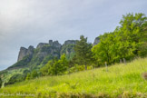 <center>Le Synclinal de la forêt de Saoû</center>Les Trois Becs, avec le Veyou à gauche, le plus haut des trois (1589 m).