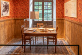 <center>Le Synclinal de la forêt de Saoû</center>La qualité de la table participe aussi grandement à la renommée de l’auberge grâce au maître d’hôtel Jaubert, homme de culture polyglotte. L’auberge sera ainsi gratifiée de deux macarons et trois fourchettes au guide Michelin de 1934 à 1936.