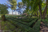 <center>Les jardins de Romégas</center>Les boules et le labyrinthe de lauriers tins, les hortensias, la tèse, les grands pins d’Alep, la chapelle.