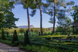 <center>Les jardins de Romégas</center>A cinq kilomètres au nord d’Aix-en-Provence, la bastide de Romégas est située au cœur d’un paysage resté campagnard, qui s’ouvre admirablement sur Sainte-Victoire. Les jardins de Romégas sont labellisés 