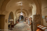 <center>Cathédrale Notre-Dame de la Nativité</center>À la fin du XVIIe et début du XVIIIe siècle, un chanoine de Vence entreprit d’ériger un chemin de croix sur le lieu d’un ancien calvaire dit Mont Calvaire.
Le long de ce chemin, il éleva huit chapelles marquant les stations de la passion du Christ. Chaque chapelle hébergeait des statues polychromes d’un mètre cinquante environ.
Cet ensemble de statues, unique en France, dont il reste miraculeusement cinquante sujets a été exécuté par des artistes locaux non expérimentés dans l’art statuaire, mais mus par une force expressive digne des meilleures représentations d’art populaire.
Depuis leur origine, ces chapelles, d’un style typiquement provençal, ont subi de nombreux avatars dus aux guerres, à la Révolution, puis, en 1905, à l’expropriation des biens de l’église. Deux chapelles ont malheureusement déjà disparu et les autres étaient en voie de perdition ou à usage d’entrepôt. Elles ont été classées Monument Historique en 1989.
Faute d’entretien et malgré les tentatives de sauvegarde depuis 1972, la dégradation des bâtiments a conduit à retirer les statues pour les mettre en sûreté. Cet ensemble de statues en bois polychrome compose un des plus précieux éléments du patrimoine historique religieux Vençois. Issues des chapelles du Calvaire du quartier de l’Ara, ces pièces uniques allant du XVIe au XIXe siècle constituent une des plus rares collections de statues en bois fruitier polychrome. L’agonie du Christ, le jugement, la condamnation à mort, la descente de Croix, la crucifixion, la mise au tombeau… sont ainsi mis en scène.