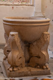 <center>Cathédrale Notre-Dame de la Nativité</center>La cuve baptismale qui est une seule pièce n’est pas datée.